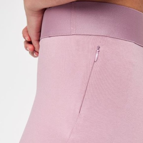 Brand New Women's Adidas Pink Performance Leggings - Picture 4 of 12